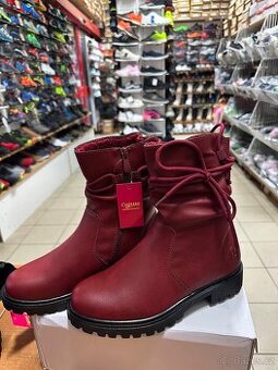 Červené zimni boty