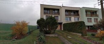 RODINNÝ DŮM 4+1 VLASTNÍ GARÁŽ- ZAHRÁDKA ZA CENU BYTU