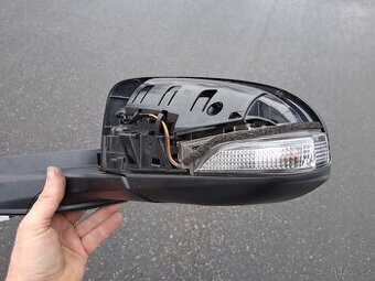 Toyota CHR leve zrcatko