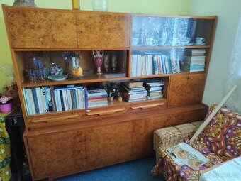 Sekretář se skříní