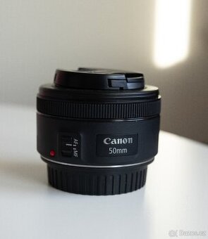 Canon EF 50 mm f/1.8 STM