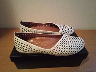 Bílé celokožené baleríny,vel.40, stélka 26cm