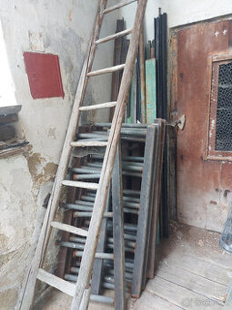 Konzolový regál - stojan na hutní materiál