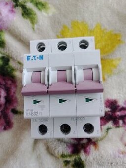 Prodám jistič Eaton xPole PL7-B32/3 (3f, 32A) – nový  Prodám