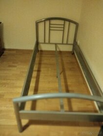 Levná kovová postel PARIS za 900 Kč (pořiz. cena 2969-Kč