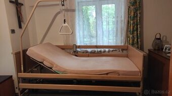 Elektrická polohovací zdravotnická postel, lůžko