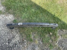 Výstuha narazníku vw touareg / 7L6807309T