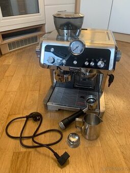 DeLonghi La Specialista EC 9335.M, nefunkční mlýnek
