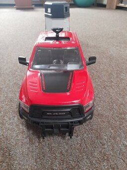 Bruder terénní auto RAM s vozíkem