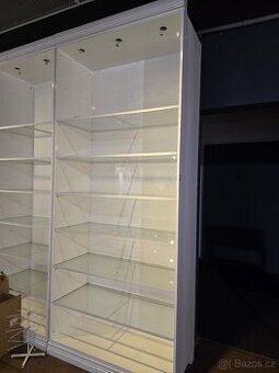 Regálová skříň – vybavení prodejny–likvidace č. 026-027-028
