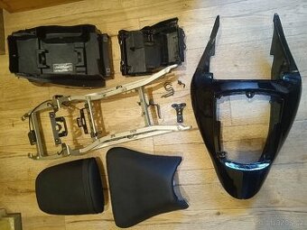 Podsedlový rám, plast, sedačky, držáky na KAWASAKI ZX9R