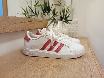 Adidas dámské tenisky vel. 38