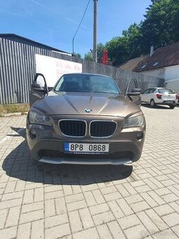 Bmw x1 2011. 2.0D 130kw manuál 6kvalt