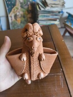 Keramická figurka kozla