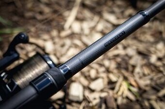 Prodám 2 pruty Sonik Insurgent 10ft 3lb + originální obal