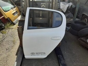 zadní dveře Toyota Yaris