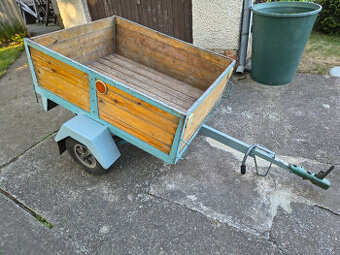 Přívěsný vozík za auto