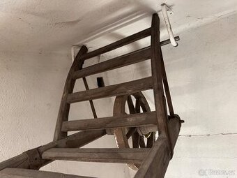 Historický dřevěný trakař