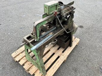 Elektrická pila na železo