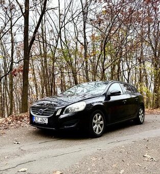 Volvo V60 D3 100 kW • pětiválec • manuál • 214 953 km