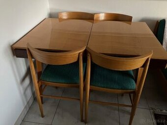 Rozkládací gauč, křesla, stůl a stoličky