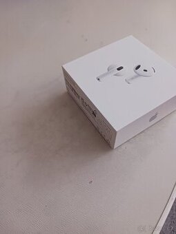 Apple Airpods 4 Active Noise Cancellation