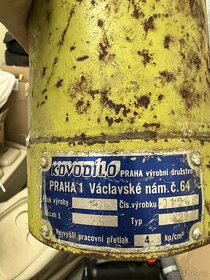 retro tlaková nádoba na postřik Kovodílo 1975