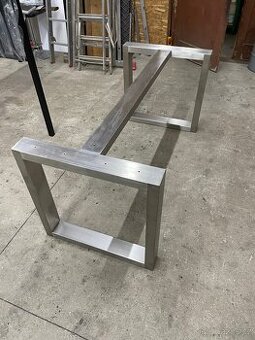 Rám pod jídelní stůl