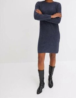 Krásné pletené šaty 40/42