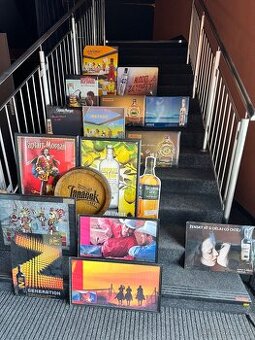 Regály, stojany a vybavení prodejny