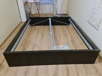 Prodám manželskou postel.