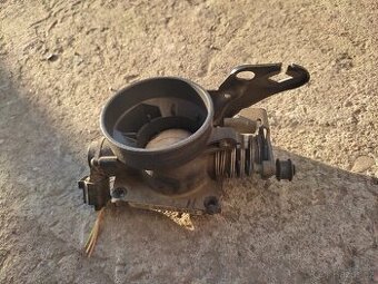 Focus MK1 1.8 16v 85kw- škrtící klapka