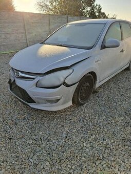 Rozpredám Hyundai i30 1.6Crdi 66kw 2010