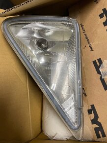 Přední pravá mlhovka na Honda Civic 8g UFO