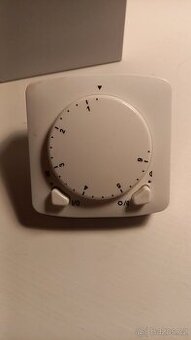 Termostaty Tango otocne ABB