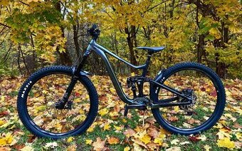 Prodám Giant Reign 1 enduro kolo najeto 300km, koupene8/2024