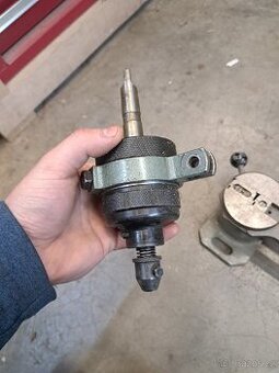 Obrážecí hlava na stříhání plechu