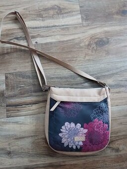 Sportovní kabelka Loap.