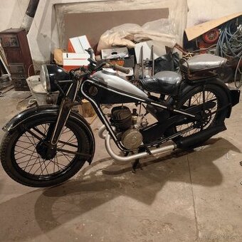 ČZ 175 předvalecna