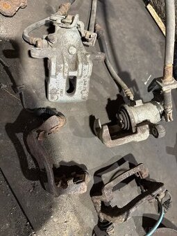 Zadní Brzdové Třmeny Honda Civic (UFO)