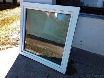 Okno 118 x 116 cm, doprava po celé ČR