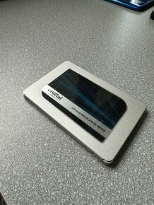Crucial MX500 500GB SSD - 1