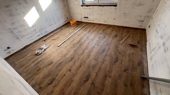 Dlažba 22x89x8 dřevo dekor