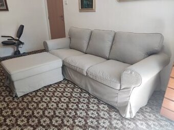 3 místná pohovka a taburet
