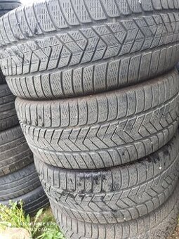 Pneu 255/40 R21
