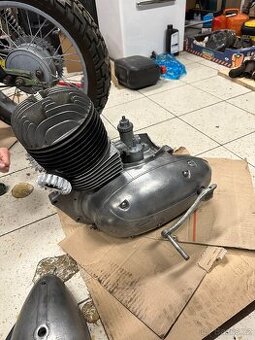 Jawa 250/353 Kývačka - motor