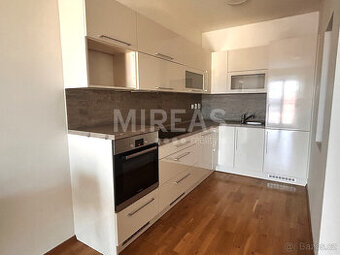 Nymburk, pronájem bytu 3+kk, 72 m2, + garážové stání, okr.