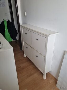 Botník Hemnes Ikea
