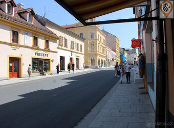 Pronájem v centru Klatov a přesto v klidu od ruchu - služby,