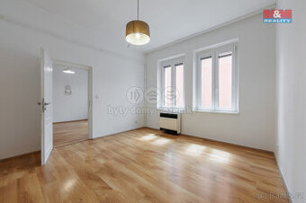 Pronájem bytu 2+1, 48 m² ul. Závodu míru, Karlovy Vary